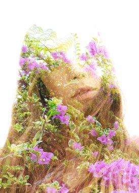 Ca içine bakarak zarif bir doğal güzellik çift pozlama