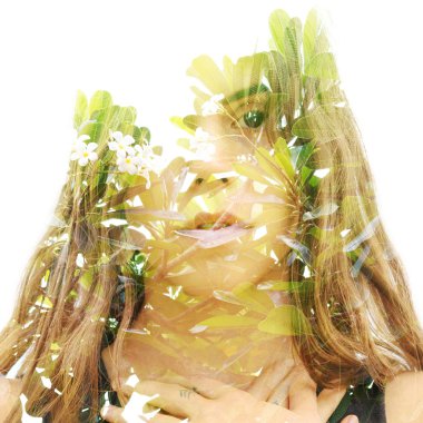 Genç bir doğal güzelliğiçift pozlama portre ile birlikte