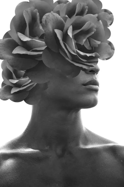 Profile portrait of a fit, bare-chested man with black hair and strong features in black and white — Stock Photo, Image