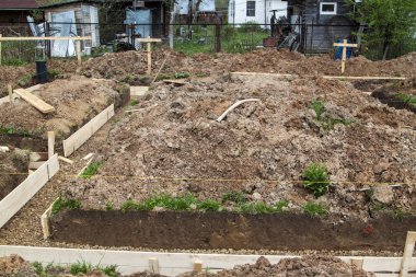 Hendek pubble ve Vakfın dökme için hazırlanan kalıp,