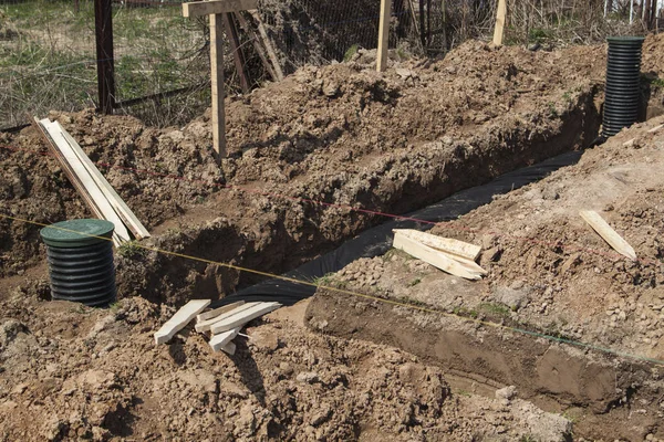 Pohled Drenážní Trubky Kontroly Pro Odstranění Vody Lokality Výstavbě Domu — Stock fotografie