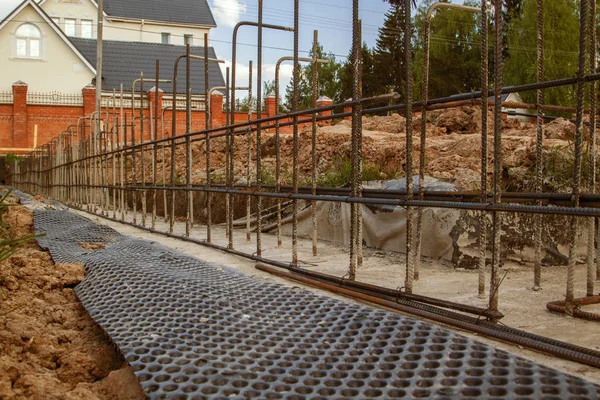 Förstärkning Betong Med Metallstänger Ansluten Tråd Förberedelse För Hälla Grunden — Stockfoto