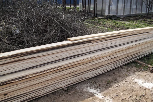 A stack of raw boards for formwork — Stock Image Stack Raw Boards Formwork Stock Photo