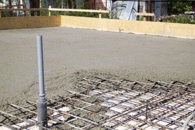 güçlendirilmiş metal çerçeve ile hazırlanan yerine Beton dökme