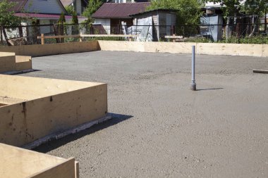 ahşap kalıp ile temel beton levha