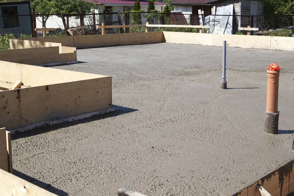 Laje de concreto de fundação com cofragem de madeira — Fotografia de Stock