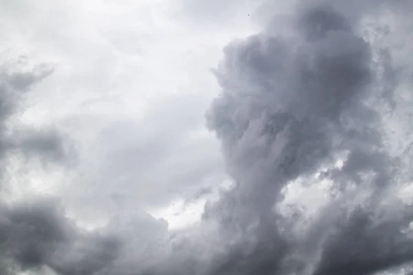 Rainy grey ominous clouds — Stock Photo, Image