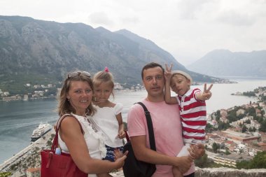 aile macera kavramı. Anne ve baba ch ile seyahat