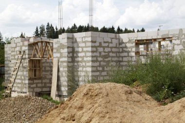 yapım aşamasında bir kır evinin dış. Hangi site th