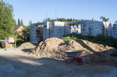 yapım aşamasında bir kır evinin dış. Hangi site th