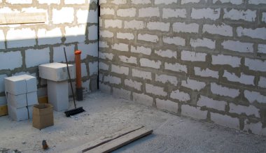 yapım aşamasında bir kır evinin iç. Hangi site th