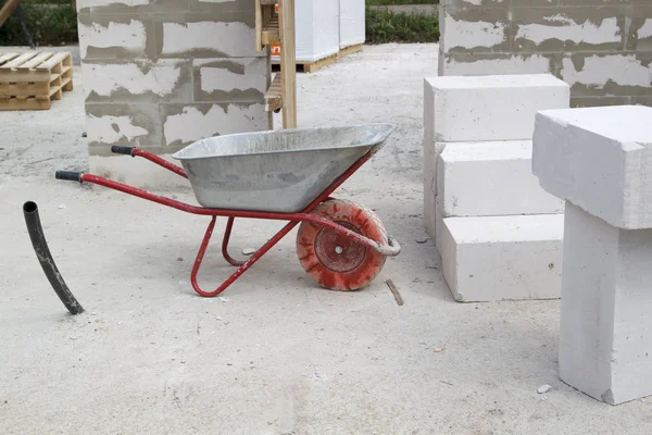 Interior of a country house under construction. Site on which th — Stock Photo, Image