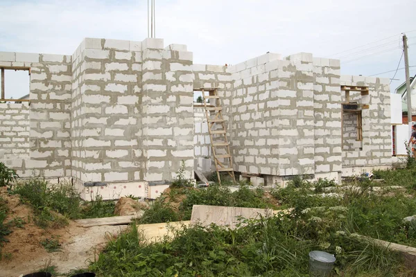 yapım aşamasında bir kır evinin dış. Hangi site th