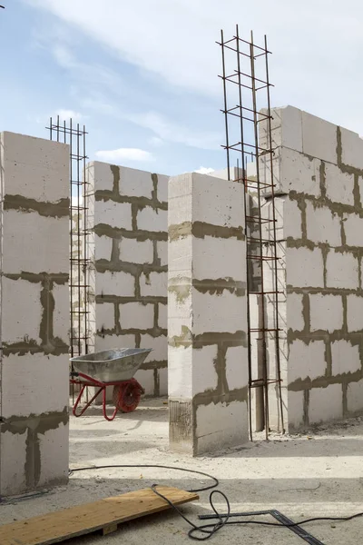 Innenraum eines im Bau befindlichen Landhauses. Standort, auf dem th — Stockfoto