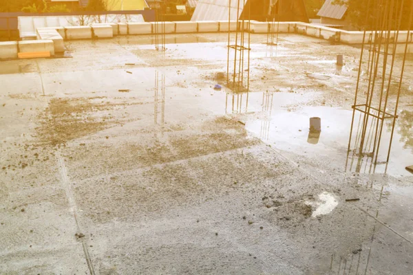 View of the hardened concrete slab base between floors. Construc — Stock Image View of the hardened concrete slab base between floors. Construc Stock Image