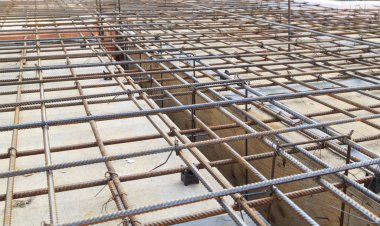 metal çubuklar konne ile beton takviye yakın görünümü