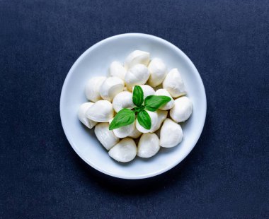 Lezzetli Mozzarella peynir topları