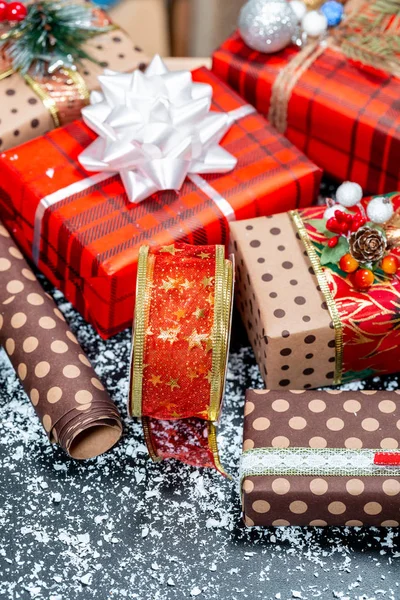 Cajas Regalo Navidad Con Decoraciones Feliz Navidad Feliz Año Nuevo —  Fotos de Stock