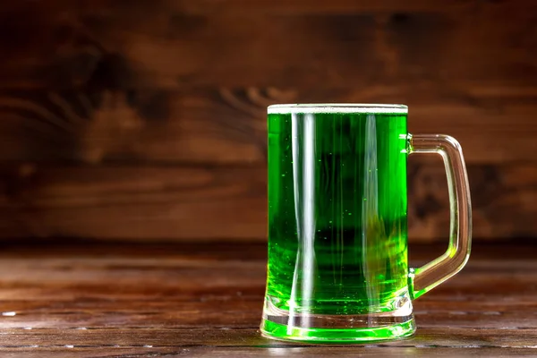 Glas Mugg Med Grön Rustik Yta Trä Festlig Bakgrund För — Stockfoto
