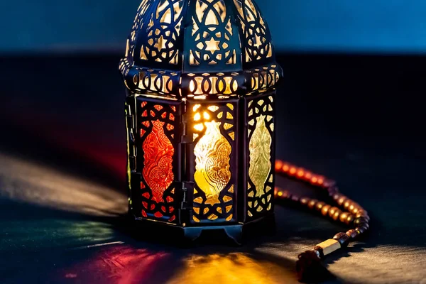 Рамадан Карим Ярким Сияющим Фонарем Мусульманский Праздник Священного Месяца Рамадан — стоковое фото