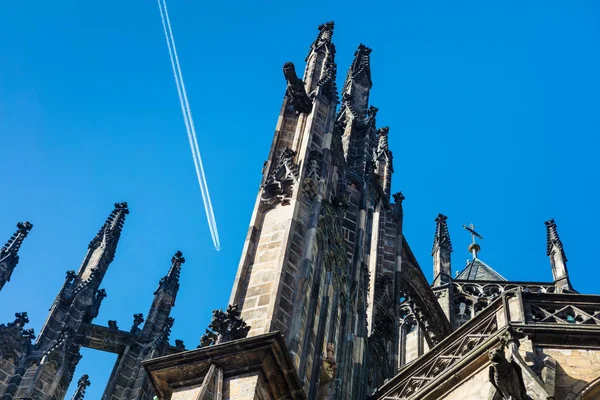 Avión Sobre Famosa Catedral San Vito Praga — Foto de Stock