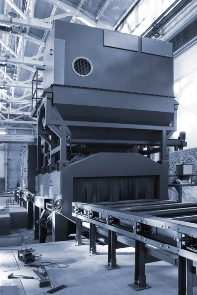 近代的な工場の新しいサンドブ ラスト マシン — ストック写真