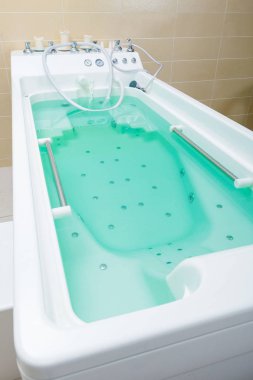 su güzel ve beyaz Jakuzi