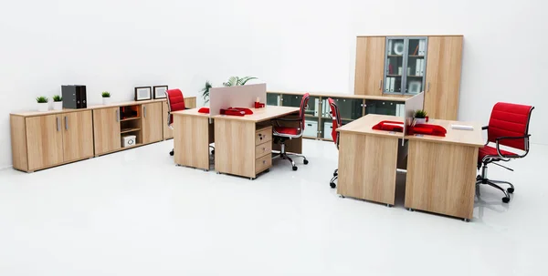 Новая Мебель Современном Офисе — стоковое фото