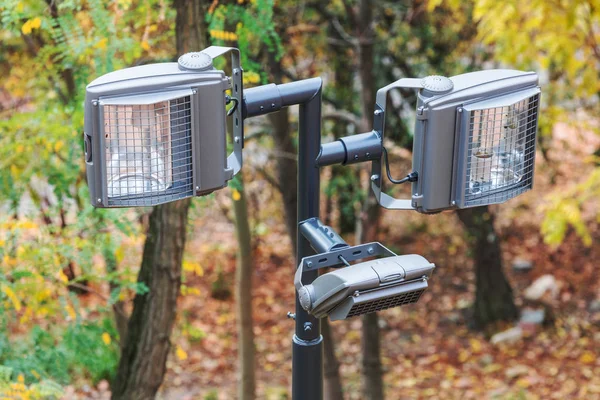 Moderne Straßenlaterne Herbstpark — Stockfoto