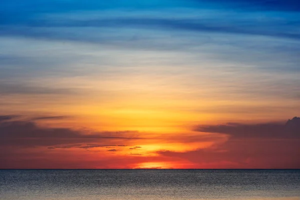 Belo Pôr Sol Vermelho Sobre Mar — Fotografia de Stock