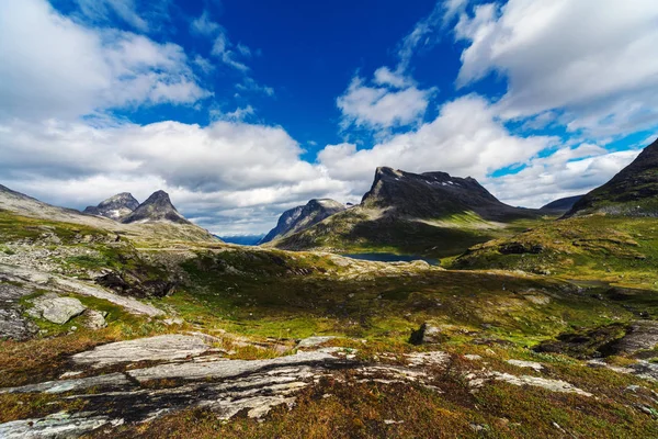 Sommar fjälls landskapet i Norge — Stockfoto