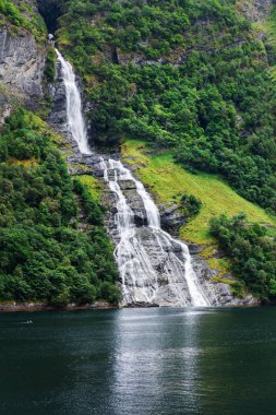 geiranger fiyort şelale güzel