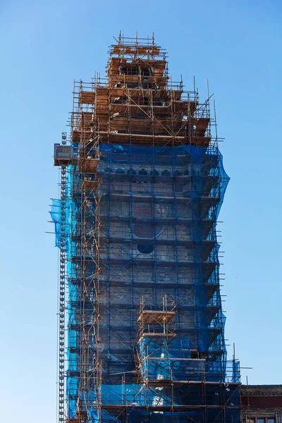 修复旧塔 — 图库照片