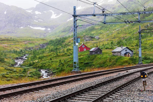 Järnväg i bergen — Stockfoto