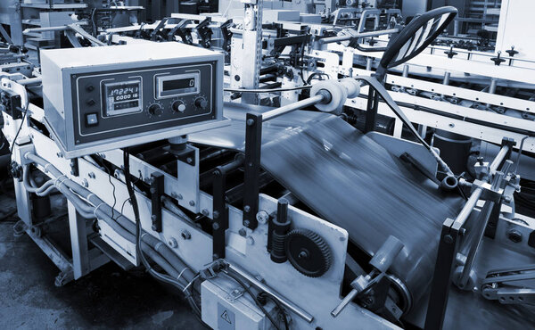 work of the conveyor in modern printing house