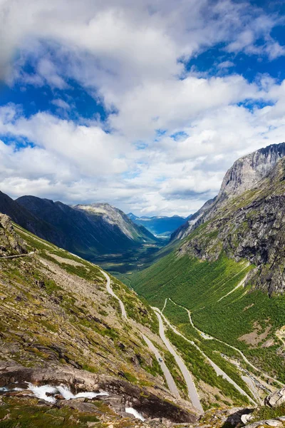 Norvégia troll road - hegyi út Trollstigen — Stock Fotó