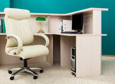 modern bir ofiste bilgisayar ile İşyeri