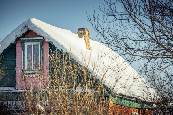 Altes Landhaus im Winter — Stockfoto