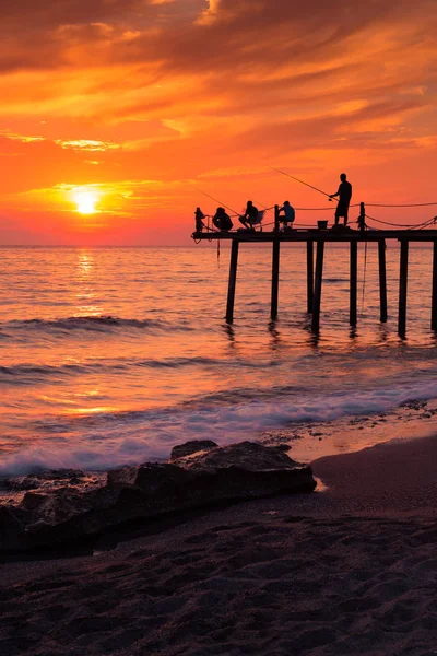 Silhouettes Fishermen Pier Sunset — Stock Photo, Image