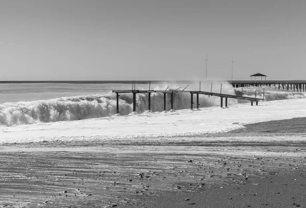 Costa mediterrânica no verão - Tempestade — Fotografia de Stock