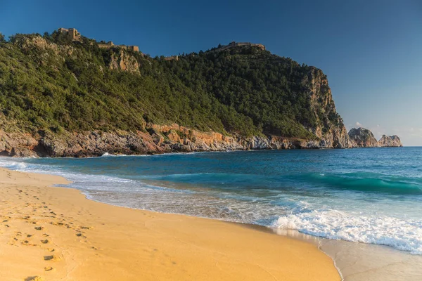 Alanya Burg in der Türkei und Kleopatra Strand — Stockfoto