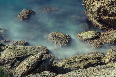 Akdeniz Kıyısındaki Taşlar