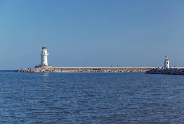 Alanya, TURKEY - MARCH 16 2019: Lighthouse in the port — Stock Photo, Image