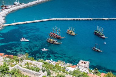 Alanya, Türkiye - 16 Mart 2019: Alanya limanının görünümü