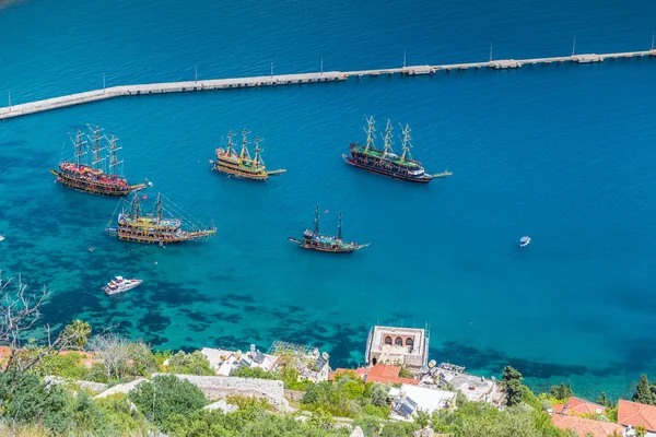 Alanya, TURQUIA - MARÇO 16 2019: Vista do porto de Alanya — Fotografia de Stock