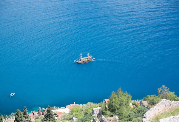 Alanya, TURQUIE - 16 MARS 2019 : Navires touristiques — Photo