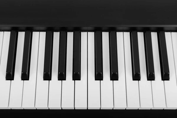 Μοντέρνο μαύρο και άσπρο ψηφιακό πιάνο — Φωτογραφία Αρχείου