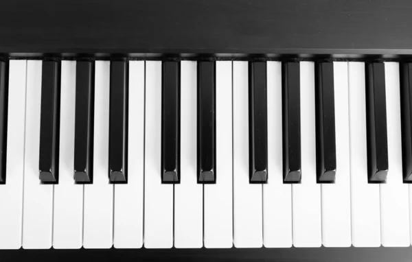 現代のブラック&ホワイト・デジタルピアノ — ストック写真