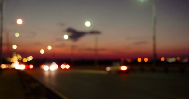 Natt trafik på överfart — Stockvideo
