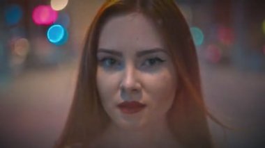 retro görüntüleri dalgın kız yüz gece sokak zarar